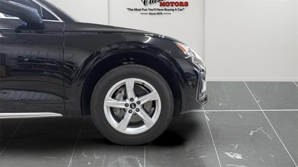 Vehicle image 9 of 29
