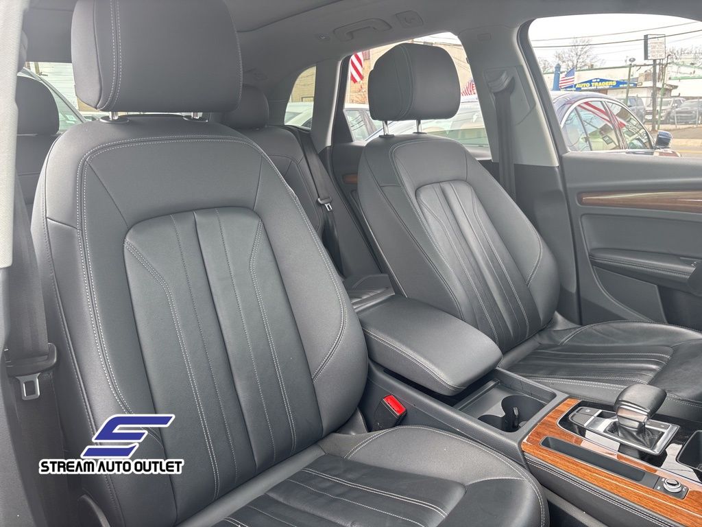 Vehicle image 12 of 37