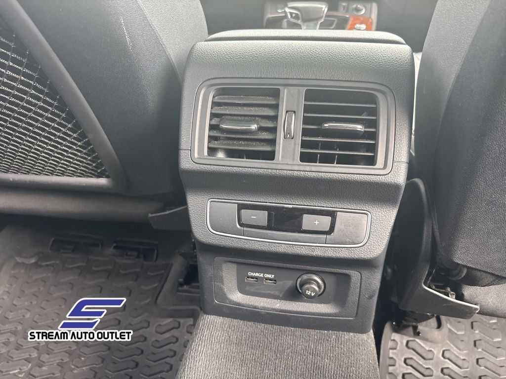 Vehicle image 18 of 37