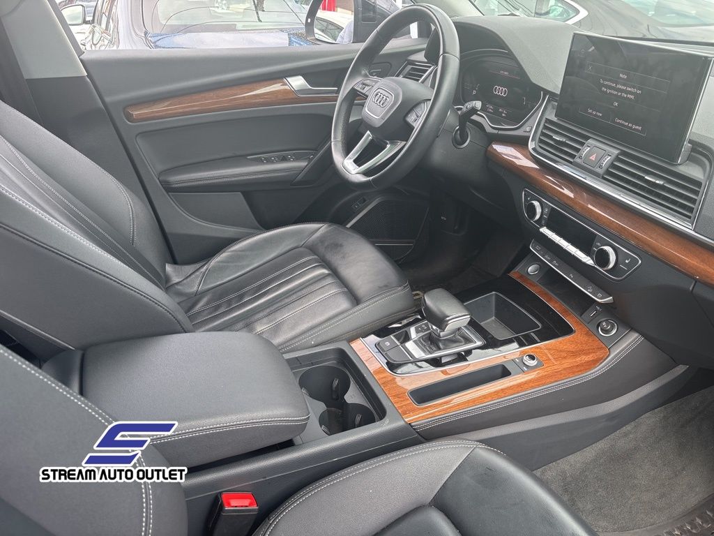 Vehicle image 11 of 37