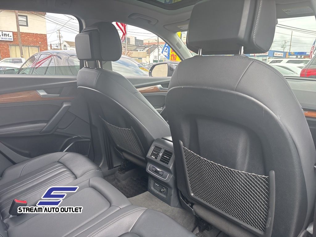 Vehicle image 15 of 37