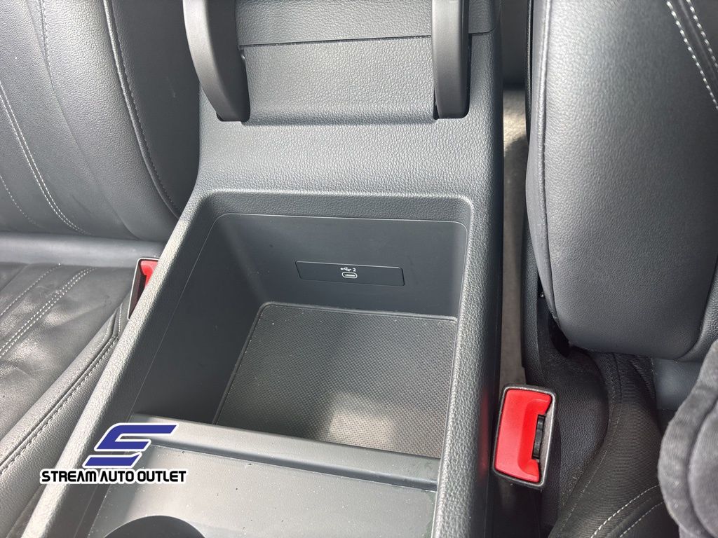 Vehicle image 36 of 37