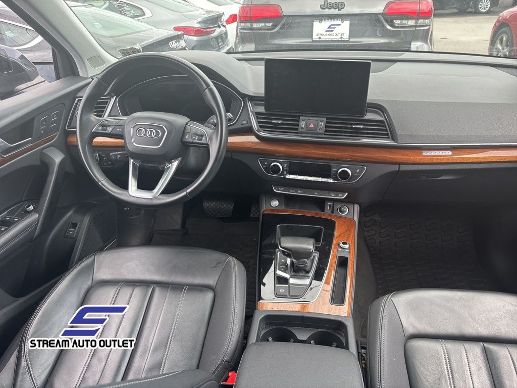 Vehicle image 19 of 37