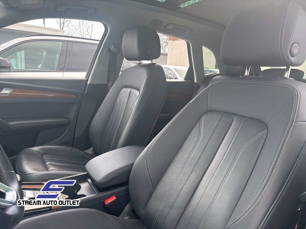 Vehicle image 24 of 37