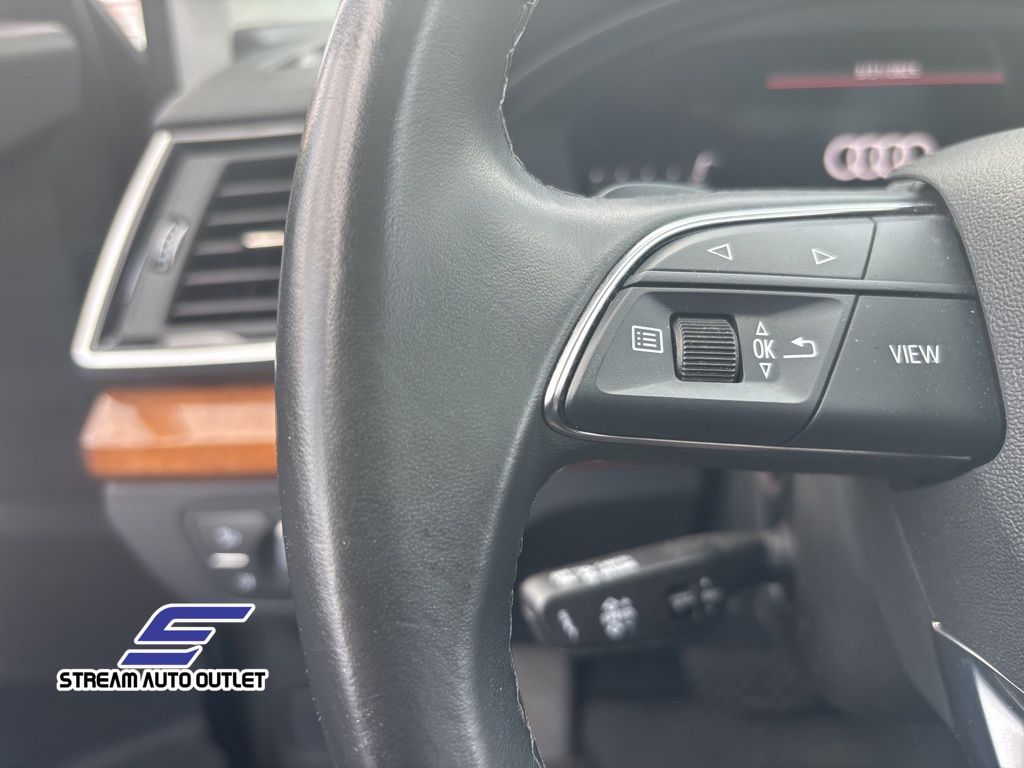 Vehicle image 27 of 37