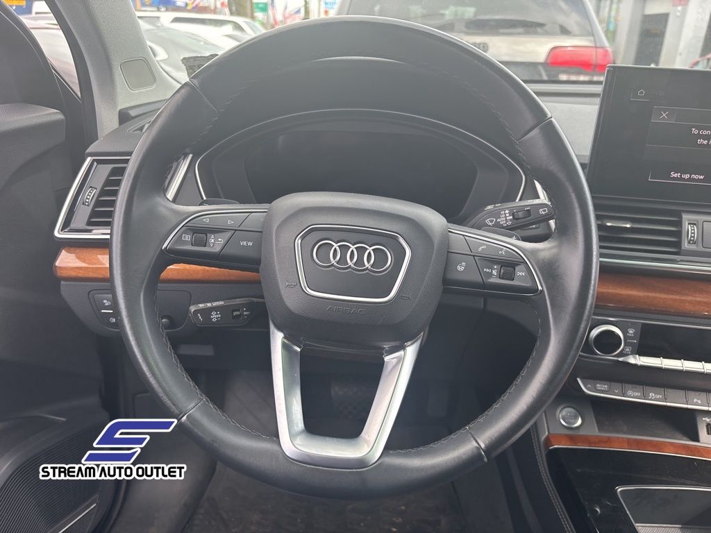 Vehicle image 29 of 37