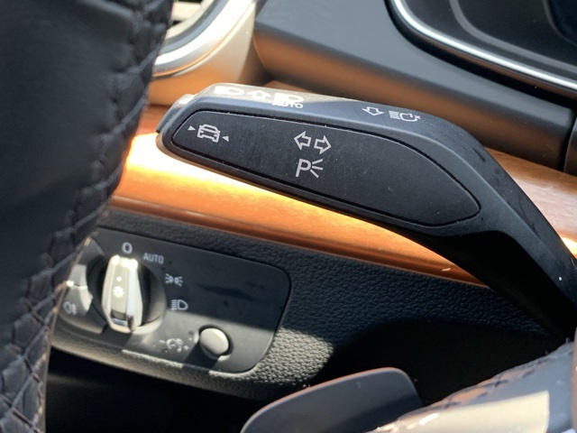 Vehicle image 43 of 46