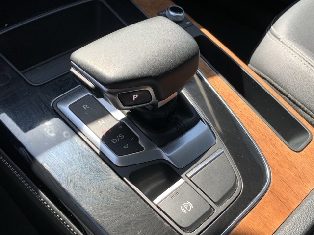 Vehicle image 39 of 46