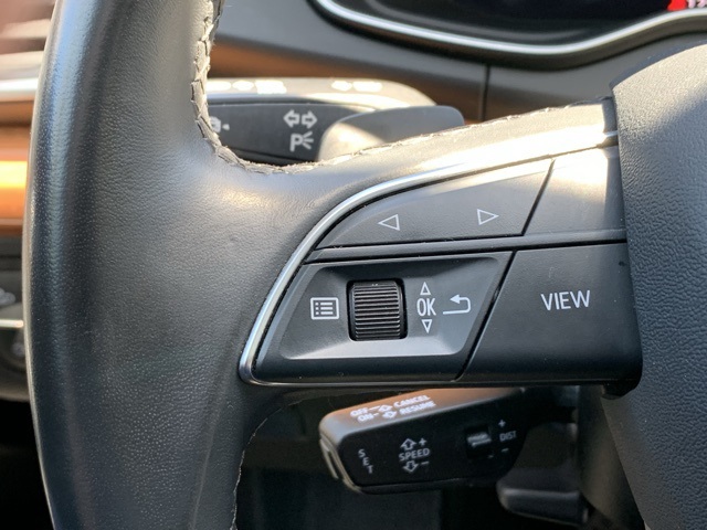 Vehicle image 32 of 46