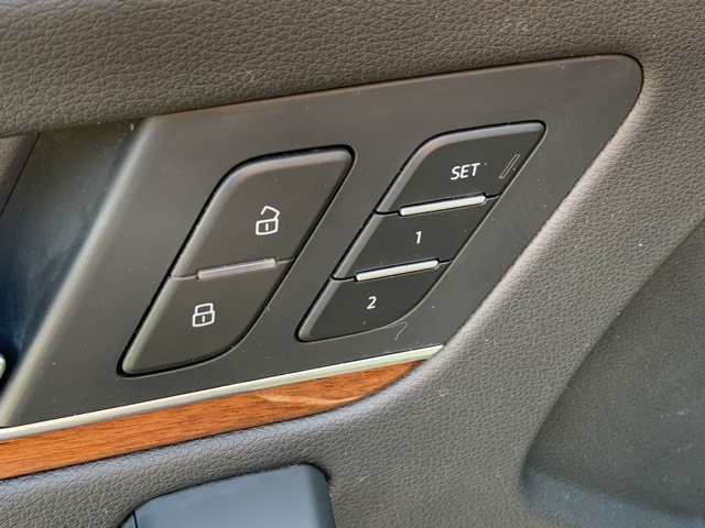 Vehicle image 17 of 46