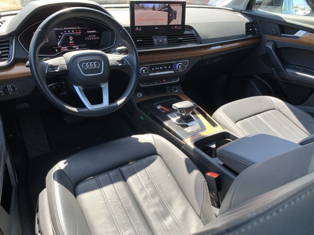 Vehicle image 31 of 46