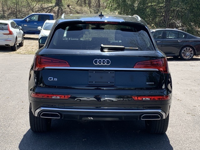 Vehicle image 6 of 46