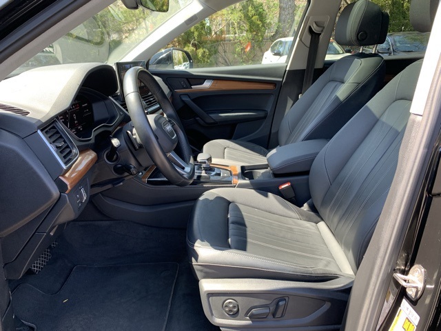 Vehicle image 19 of 46
