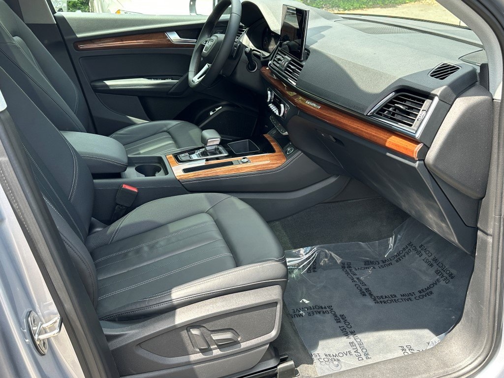 Vehicle image 12 of 31