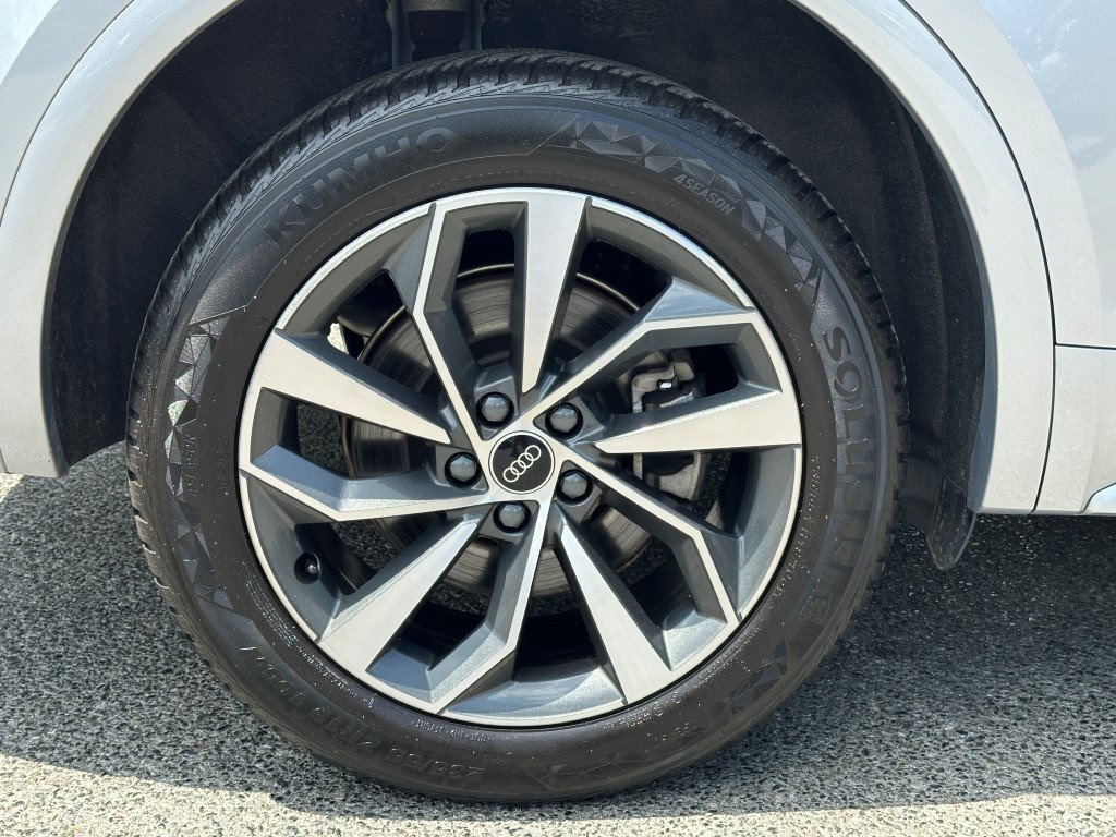 Vehicle image 9 of 31