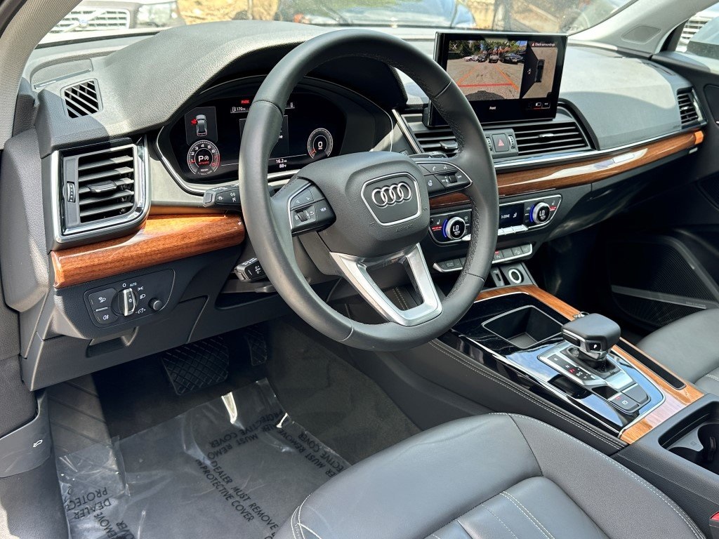 Vehicle image 20 of 31