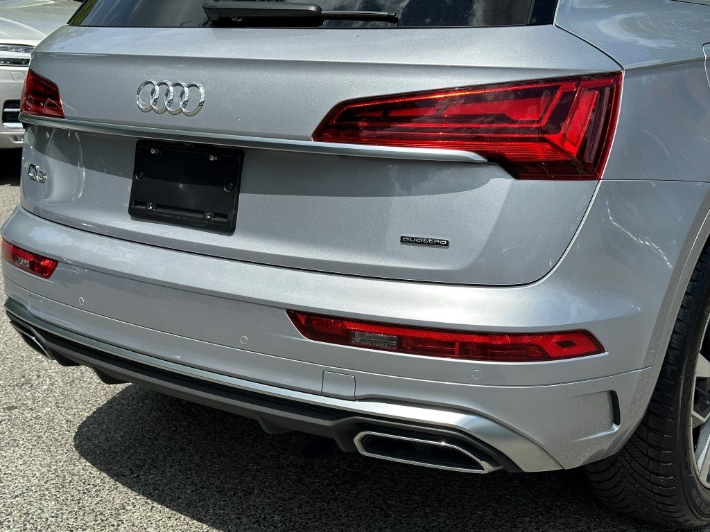Vehicle image 5 of 31