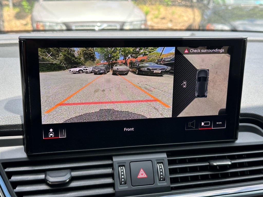 Vehicle image 26 of 31