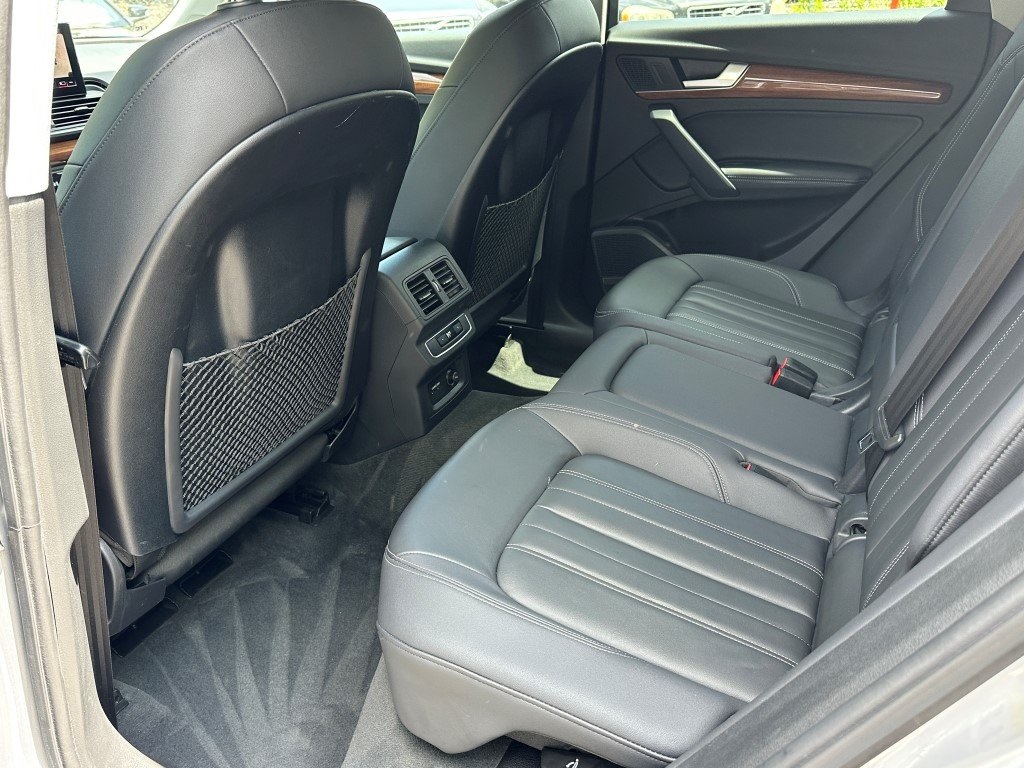Vehicle image 18 of 31