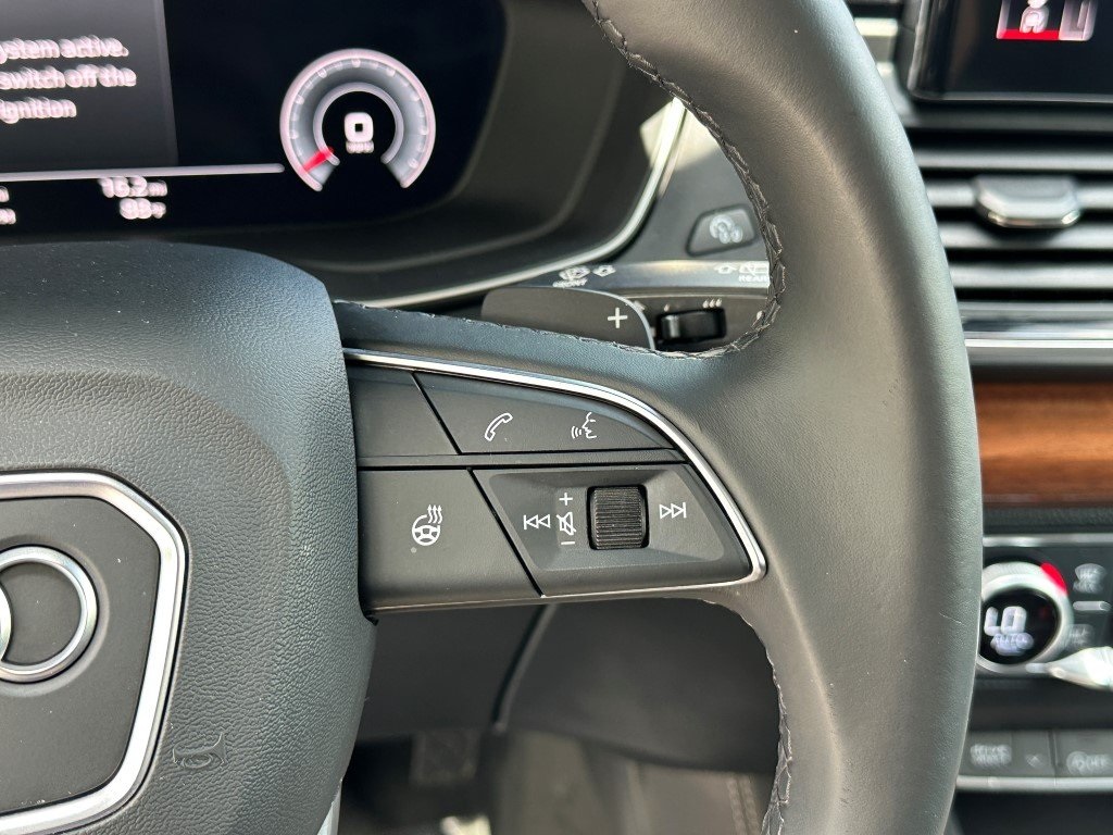 Vehicle image 25 of 31