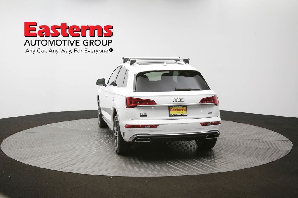 Vehicle image 32 of 63