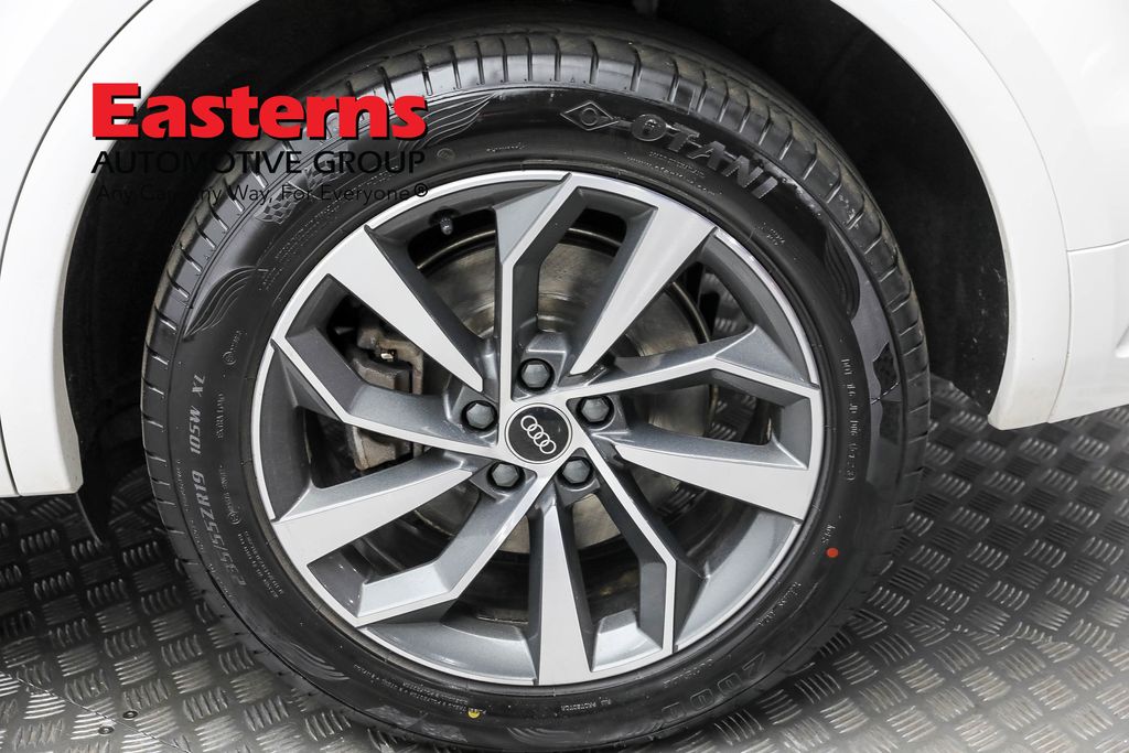 Vehicle image 38 of 63