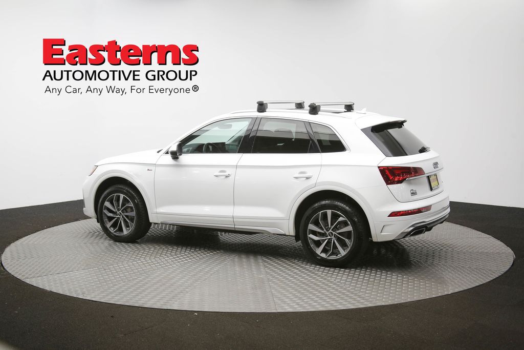 Vehicle image 33 of 63