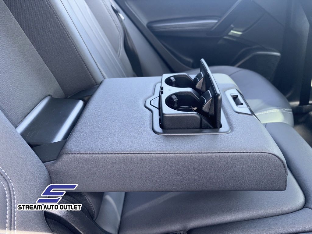 Vehicle image 15 of 34
