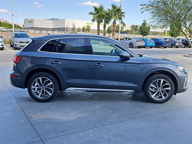 Vehicle image 4 of 25