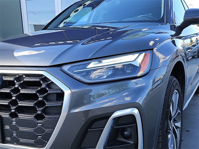 Vehicle image 8 of 25