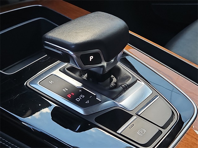 Vehicle image 25 of 25