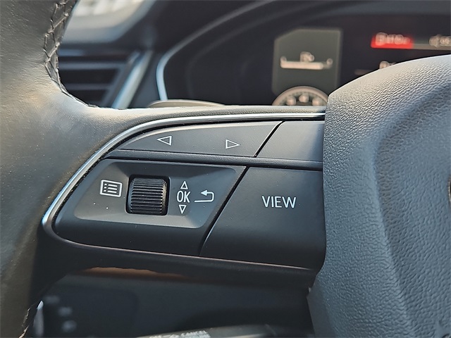 Vehicle image 18 of 25