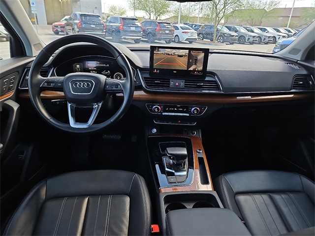 Vehicle image 13 of 25