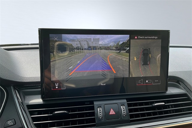 Vehicle image 21 of 34