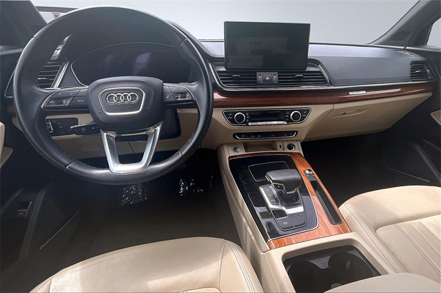 Vehicle image 16 of 34
