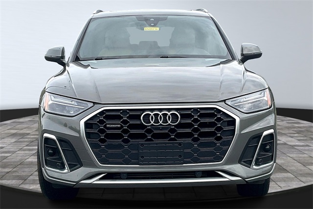 Vehicle image 2 of 34