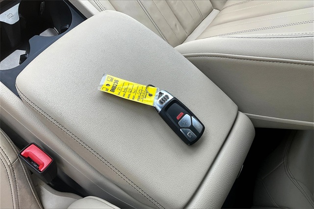 Vehicle image 13 of 34