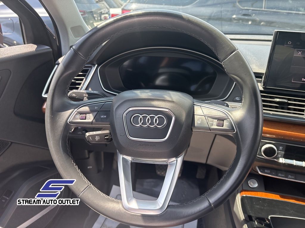 Vehicle image 28 of 34