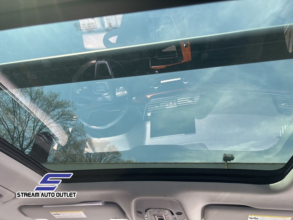 Vehicle image 18 of 34