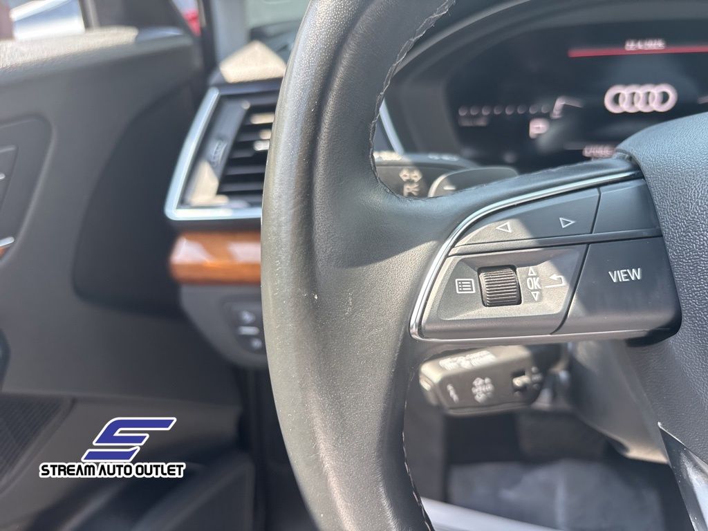 Vehicle image 26 of 34