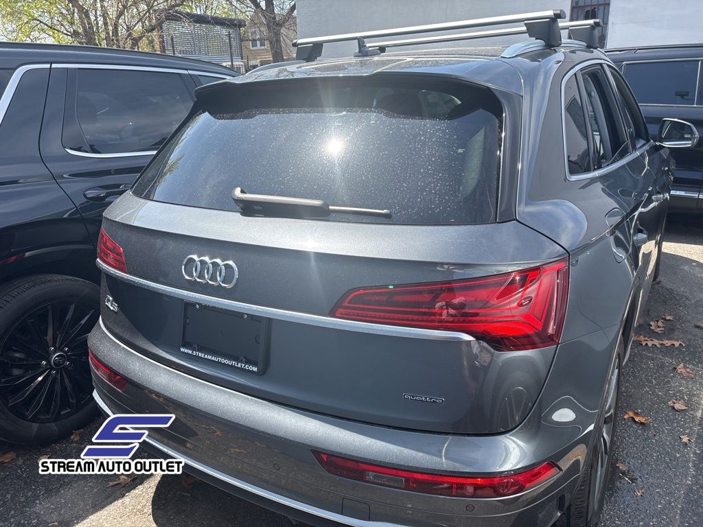 Vehicle image 4 of 34