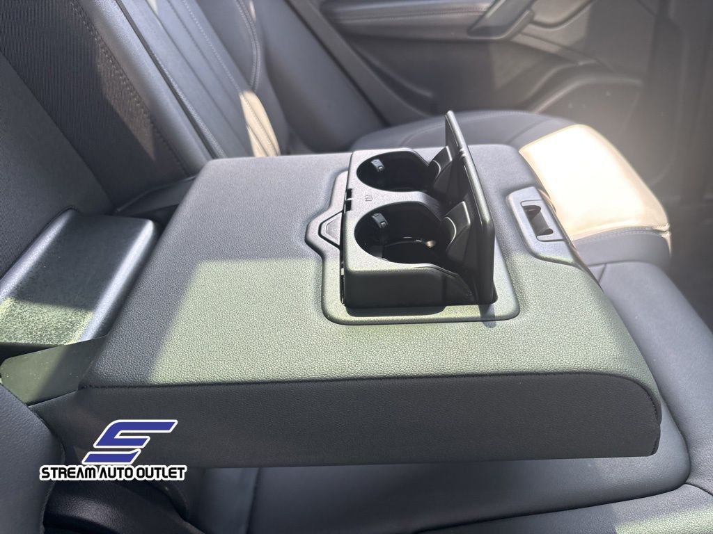 Vehicle image 15 of 34