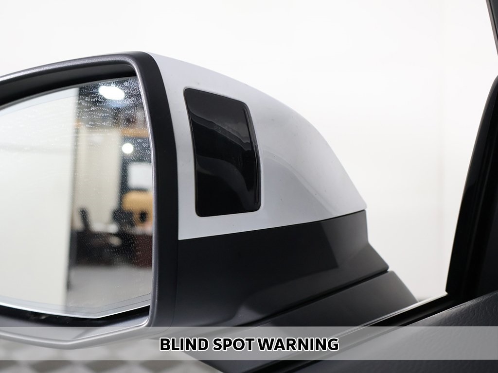 Vehicle image 11 of 59