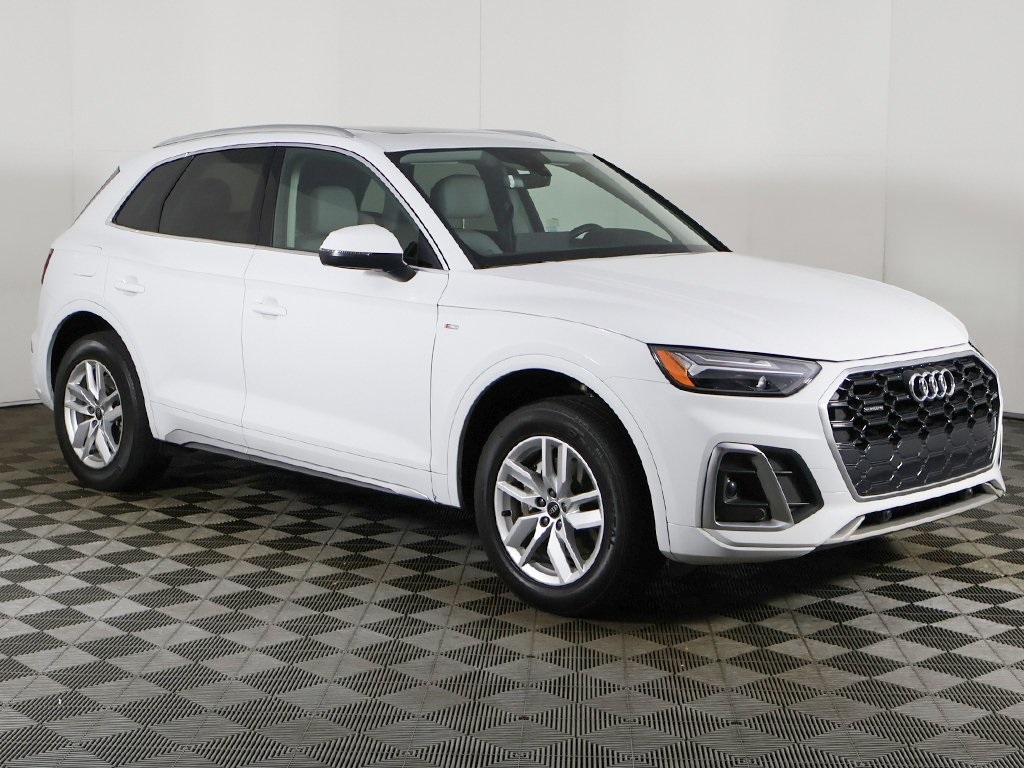 Vehicle image 4 of 59