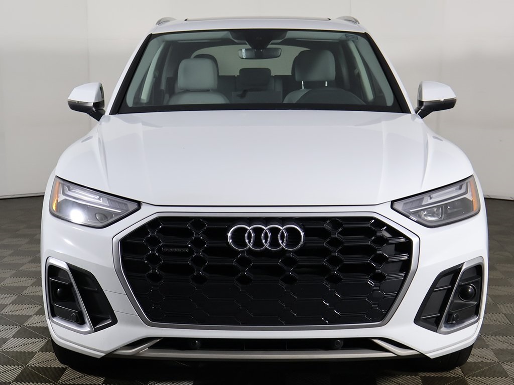 Vehicle image 2 of 59