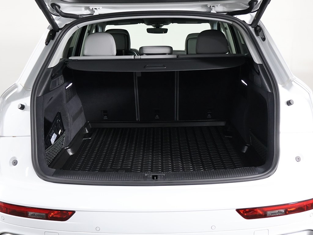 Vehicle image 19 of 59
