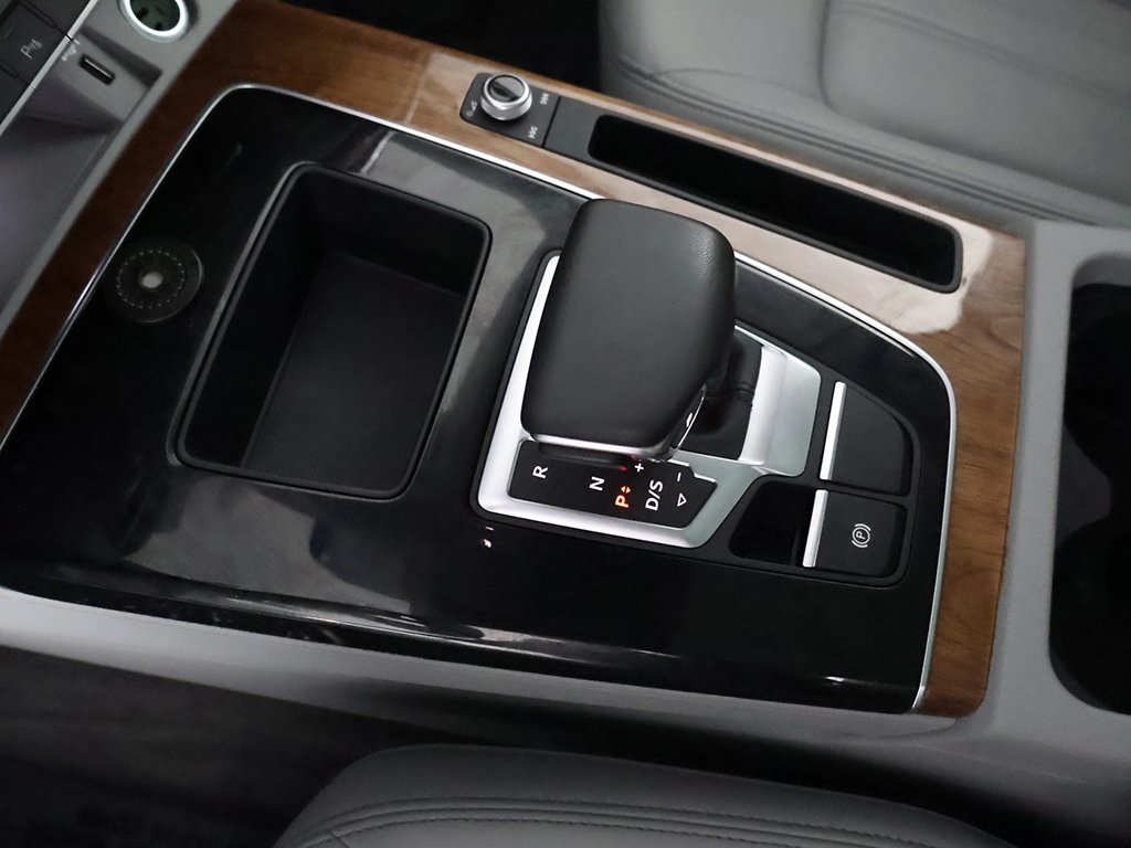 Vehicle image 51 of 59