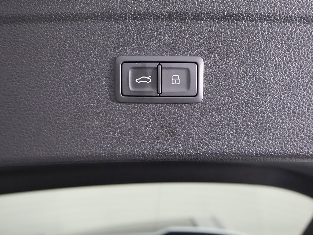 Vehicle image 20 of 59