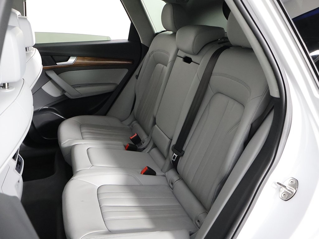 Vehicle image 31 of 59