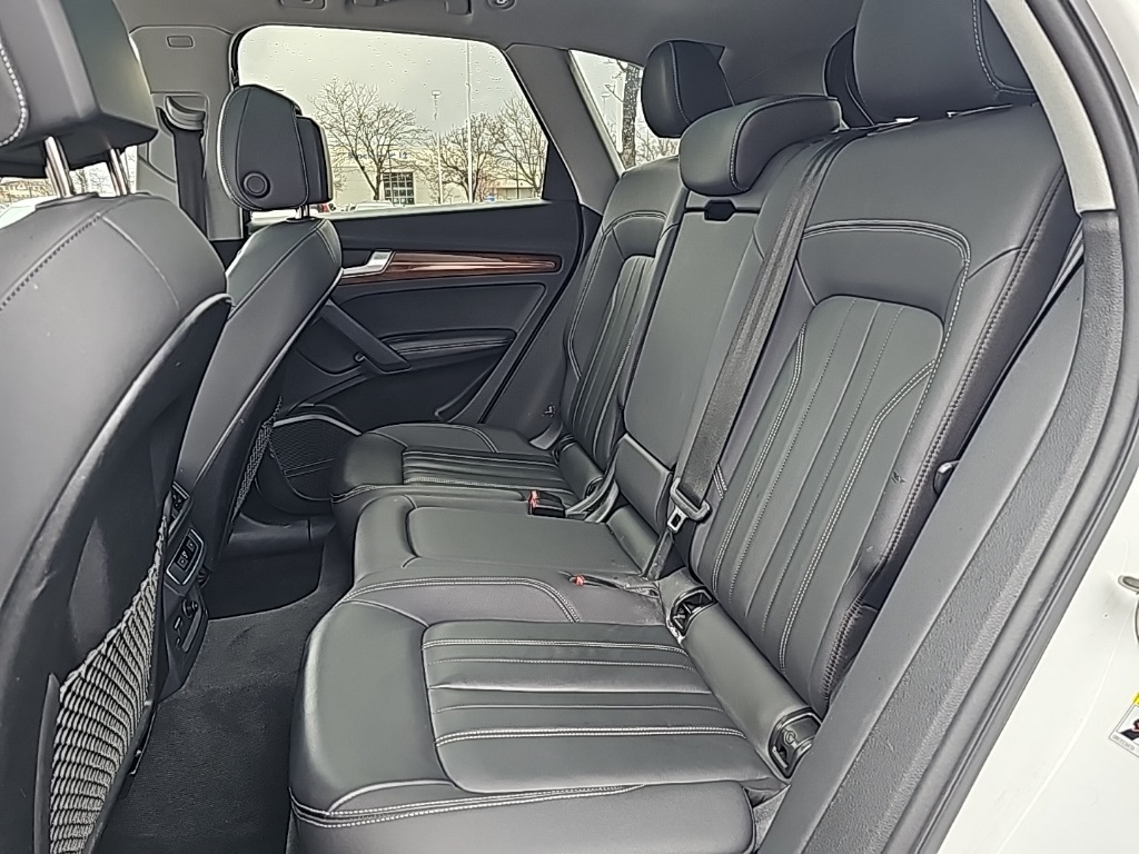 Vehicle image 23 of 36